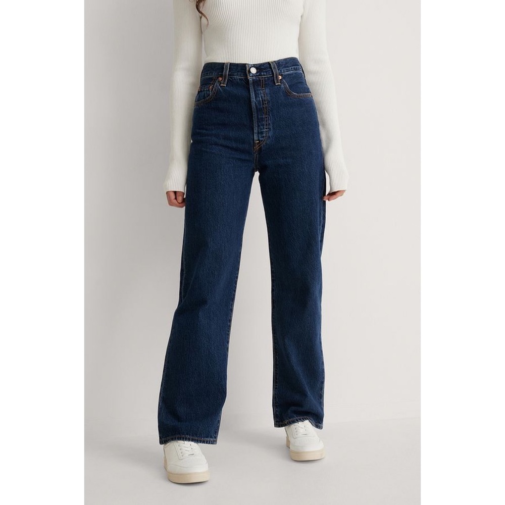 Levi's® Premium RIBCAGE STRAIGHT ANKLE JEANS - Picture 2 of 15